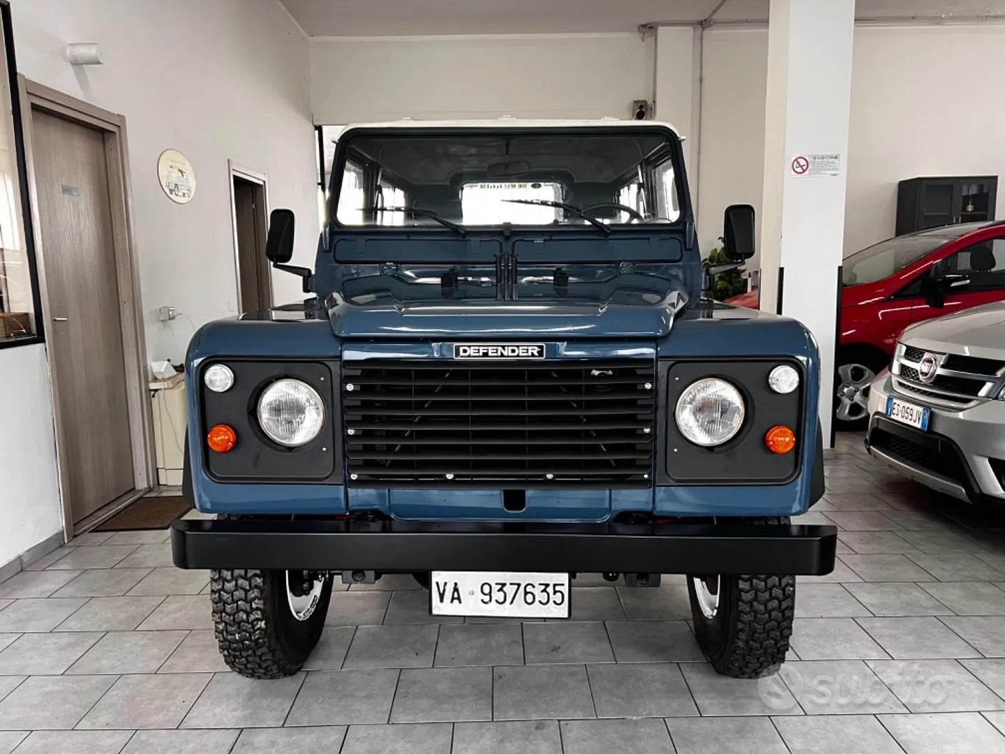 Land Rover Defender 1987 photo 2