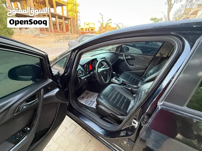Opel Astra 2018 photo 2
