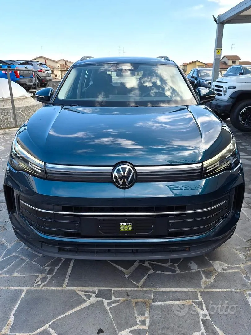 Volkswagen Tiguan 2025 photo 2