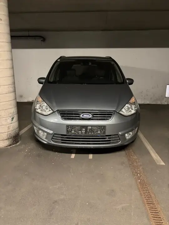 Ford Galaxy 2011 photo 3