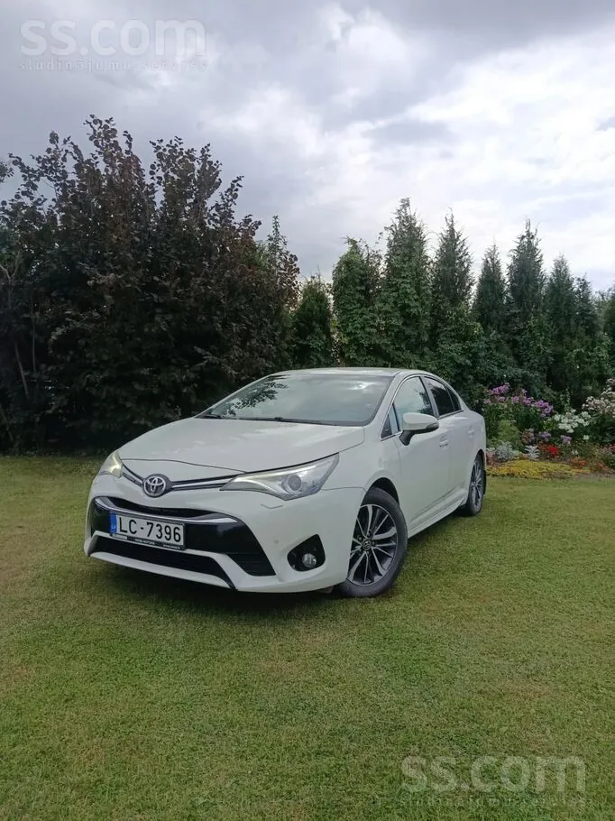 Toyota Avensis 2017 photo 2