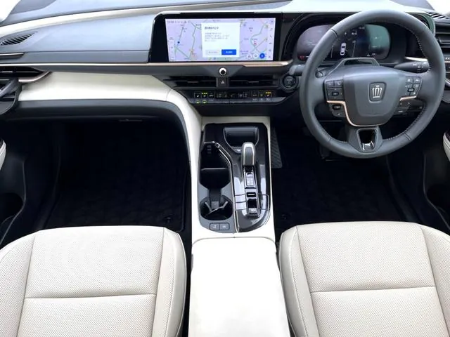 Toyota Crown Crossover Z 2024 photo 2