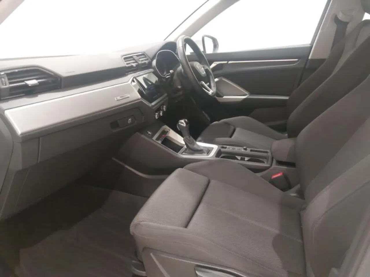 Audi Q3 2022 photo 5