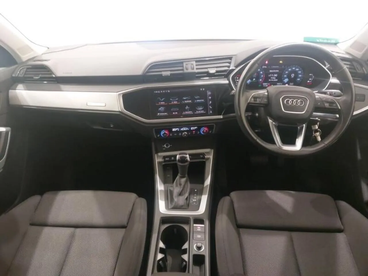 Audi Q3 2022 photo 3