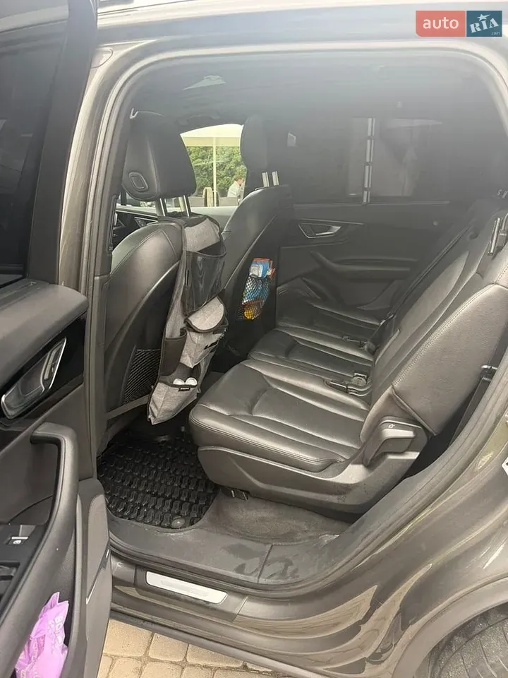 Audi Q7 2018 photo 2