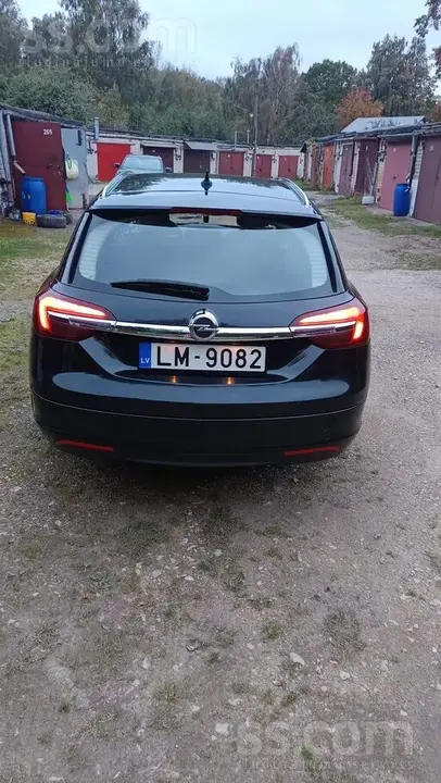 Opel Insignia Sports Tourer 2015 photo 2