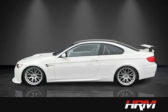 BMW M3 2010 photo 2