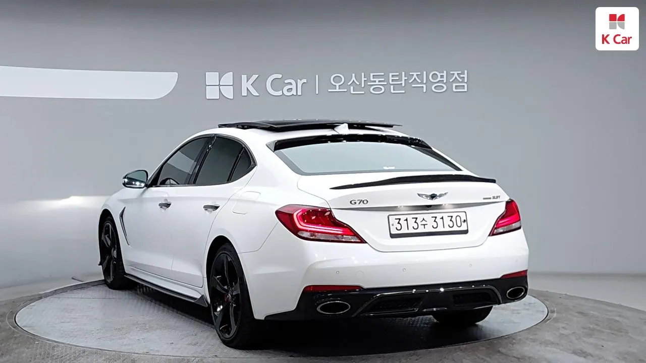 Genesis G70 2020 photo 2