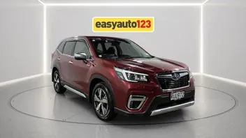 Subaru Forester 2018 photo 2