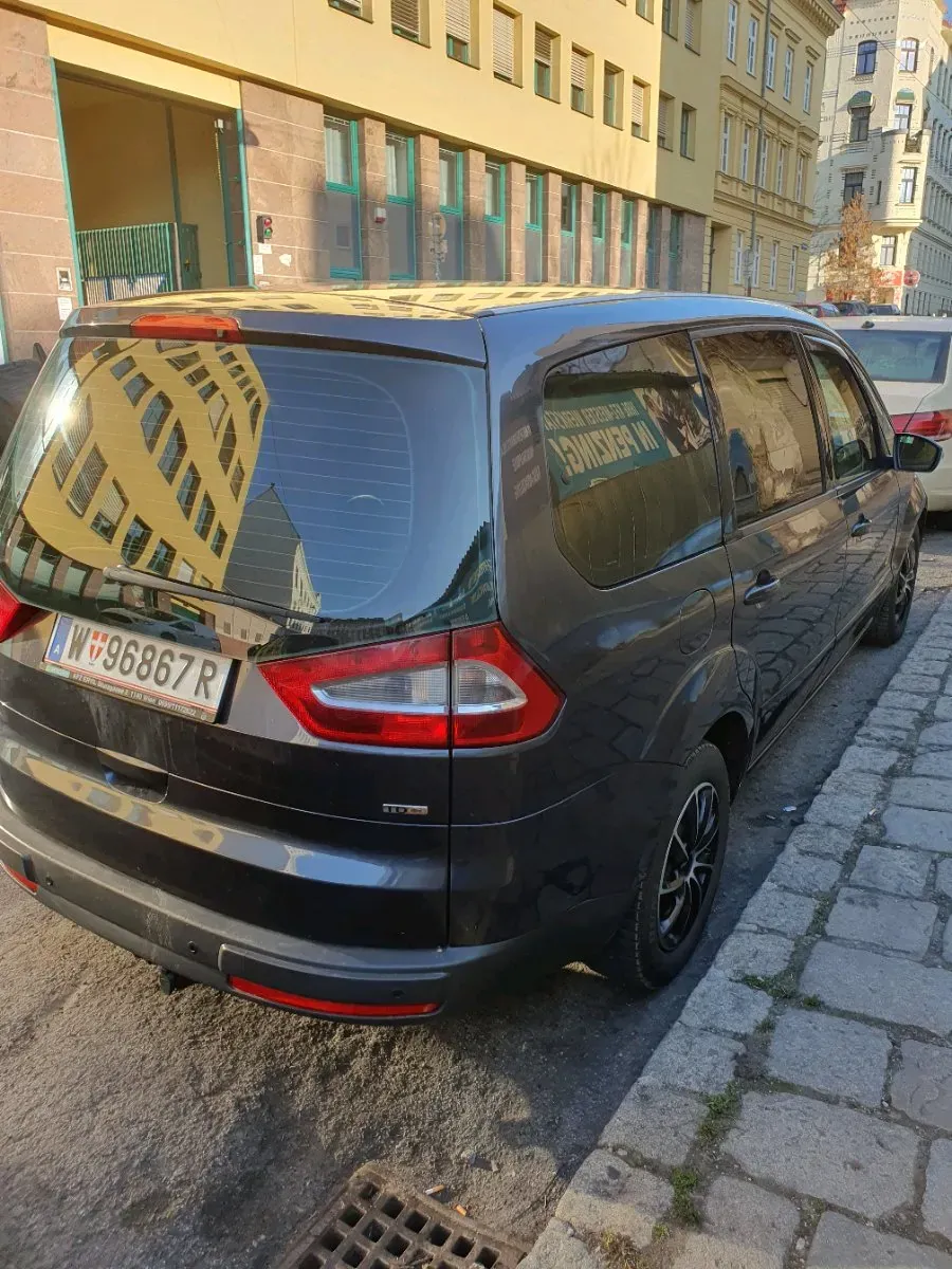 Ford Galaxy 2015 photo 2