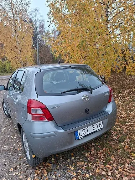 Toyota Yaris 2011 photo 4