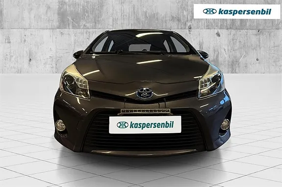 Toyota Yaris 2014 photo 2