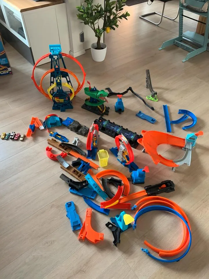Hot Wheels Bahnen Und Autos