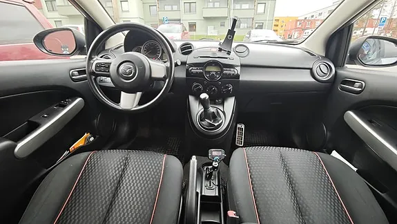 Mazda 2 2011 photo 5