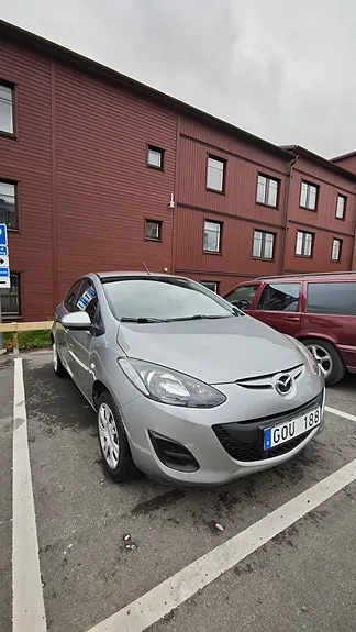 Mazda 2 2011 photo 4