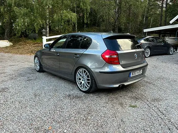 BMW 118D 2010 photo 2