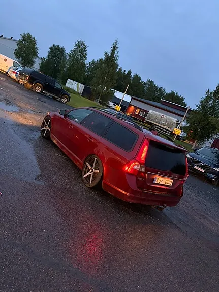 Volvo V70 2011 photo 2