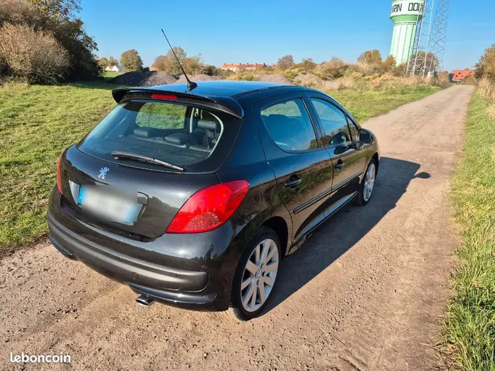 Peugeot 207 2008 photo 2