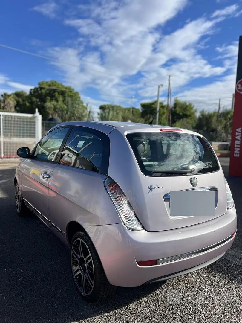 Lancia Ypsilon 2011 photo 2