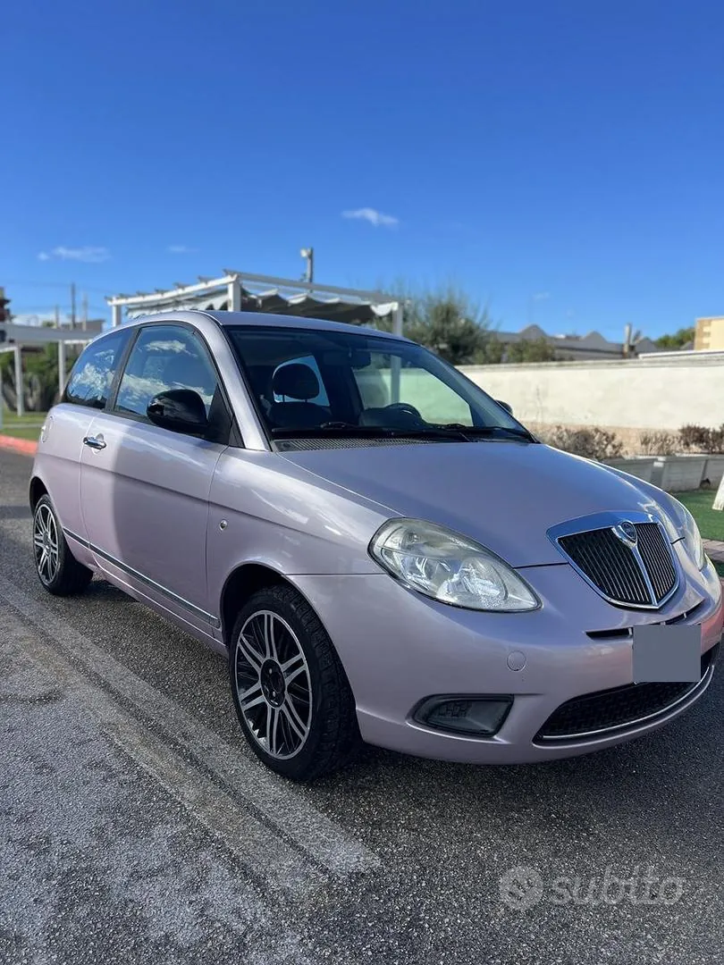Lancia Ypsilon