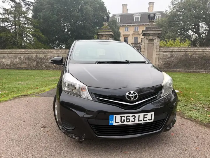 Toyota Yaris 2013 photo 5