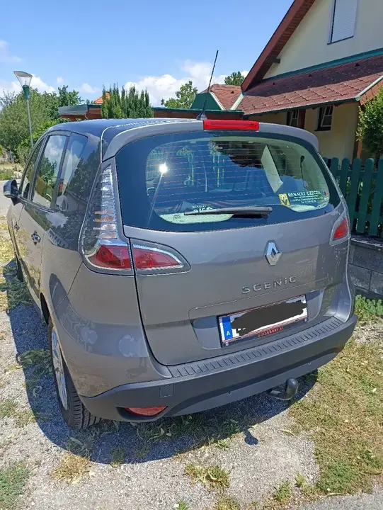 Renault Scenic 2013 photo 2