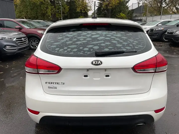 Kia Forte5 2018 photo 3