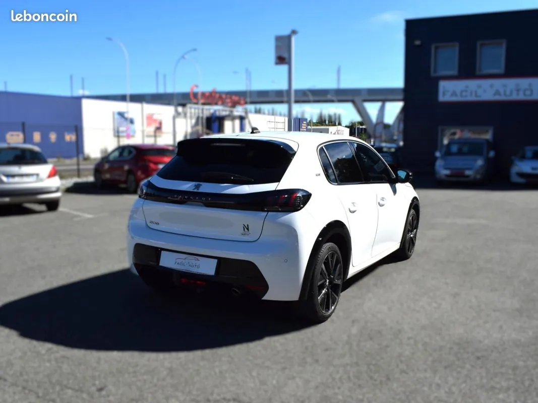 Peugeot 208 2023 photo 4