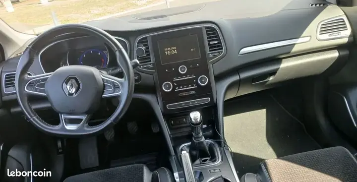 Renault Megane 2018 photo 3