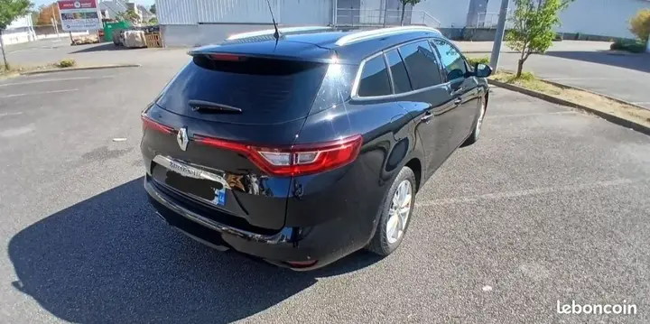 Renault Megane 2018 photo 2