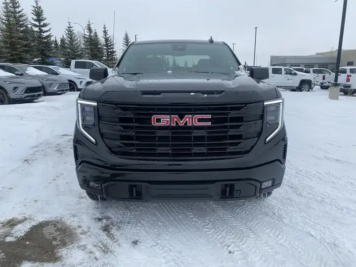 GMC Sierra 1500 2026 photo 2