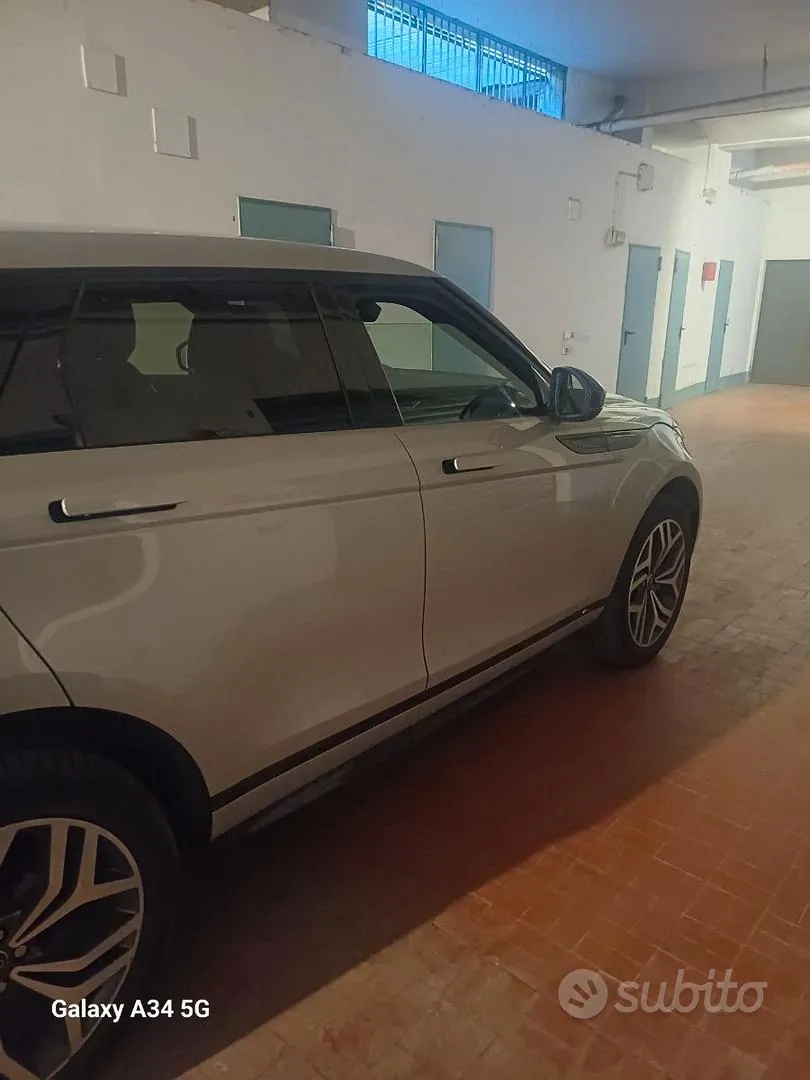 Land Rover Range Rover Evoque 2020 photo 4