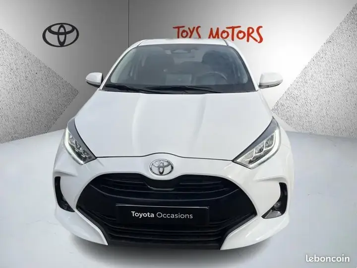 Toyota Yaris 2025 photo 2