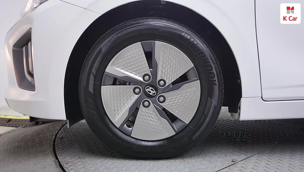 Hyundai The New Ionik Hybrid 2020 photo 5