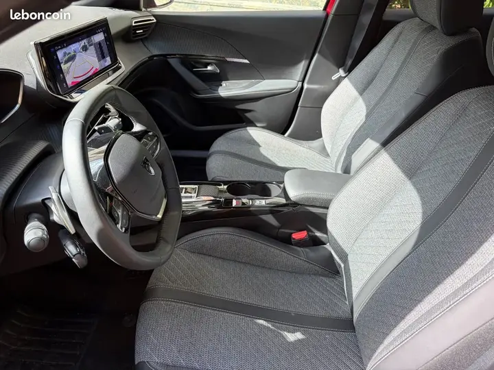 Peugeot 2008 2024 photo 3