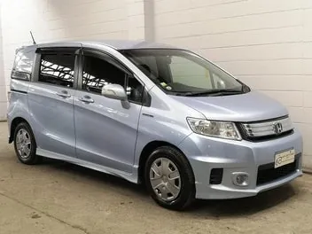 Honda Freed 2013 photo 2