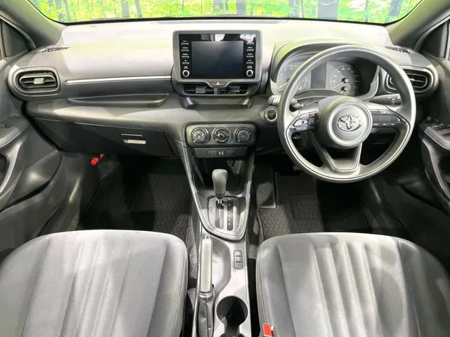 Toyota Yaris 2023 photo 2