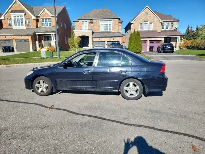 Honda Civic 2004 photo 2