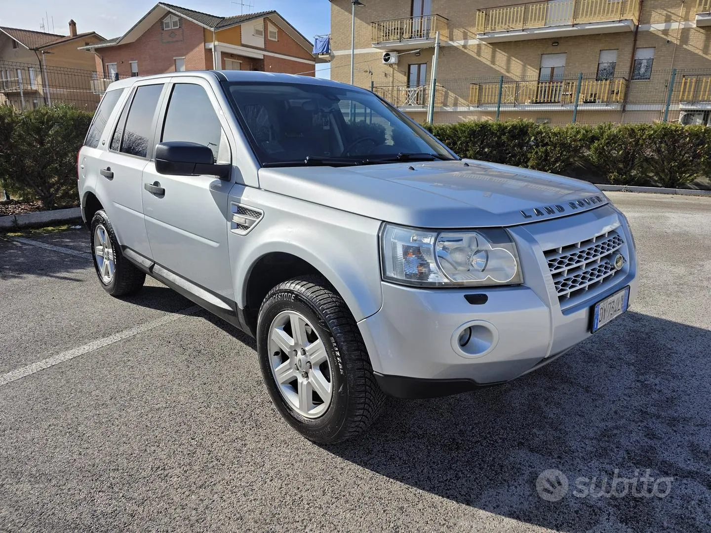 Land Rover Freelander 2009 photo 2