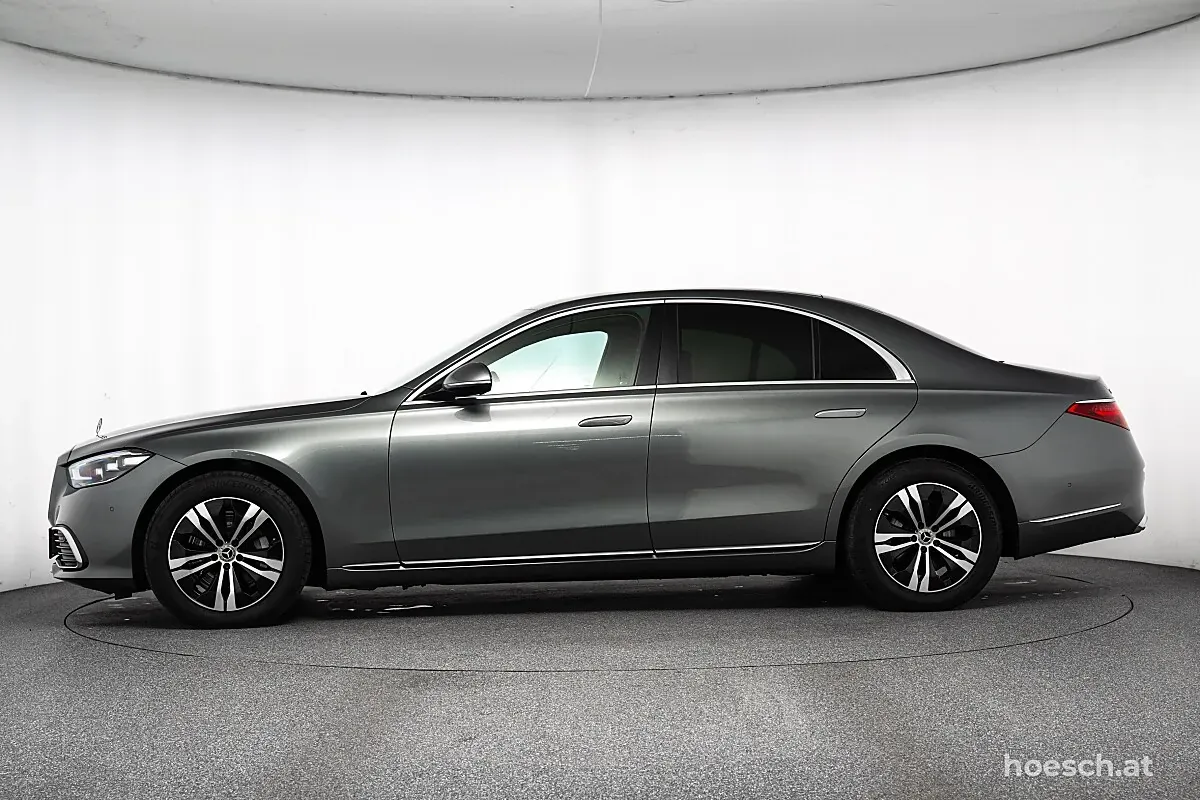 Mercedes-Benz S-Class 2024 photo 3