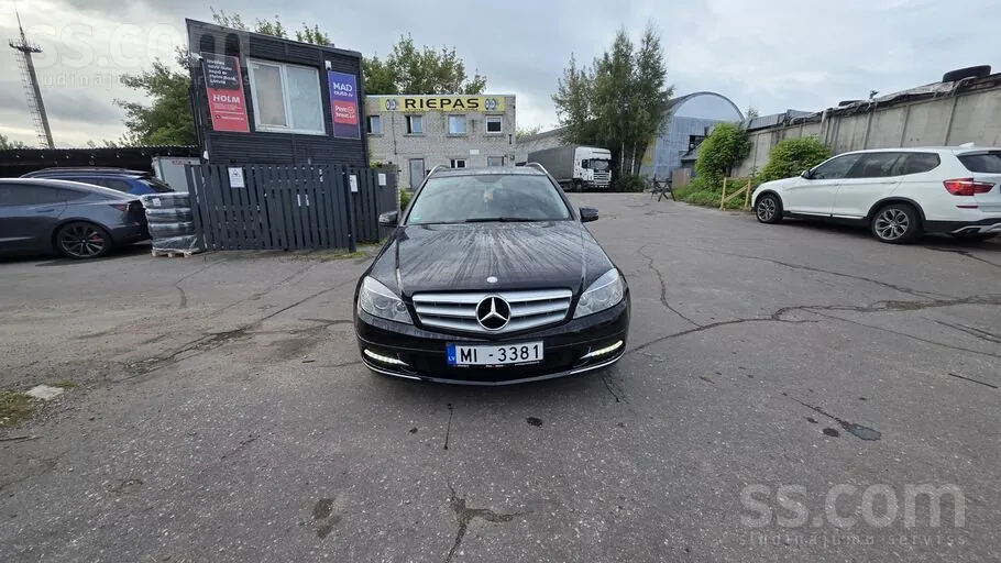 Mercedes-Benz C250 2010 photo 3