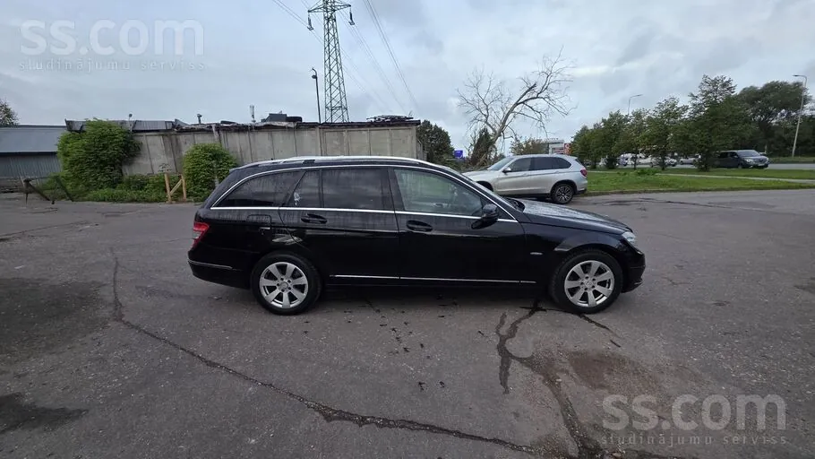 Mercedes-Benz C250 2010 photo 5