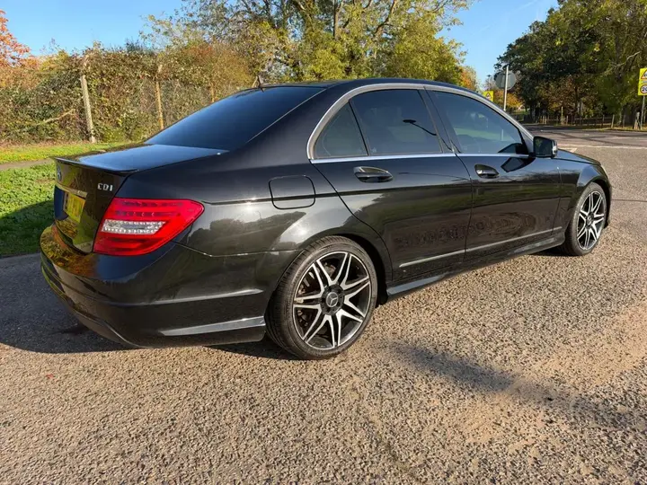 Mercedes-Benz C-Class 2013 photo 2