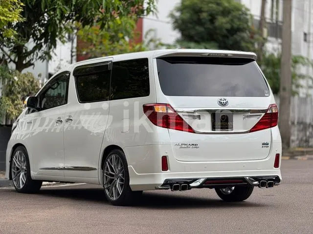 Toyota Alphard 2013 photo 4