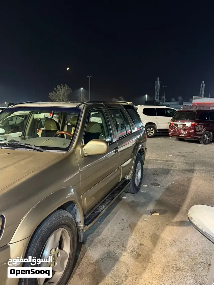Nissan Pathfinder 2003 photo 2