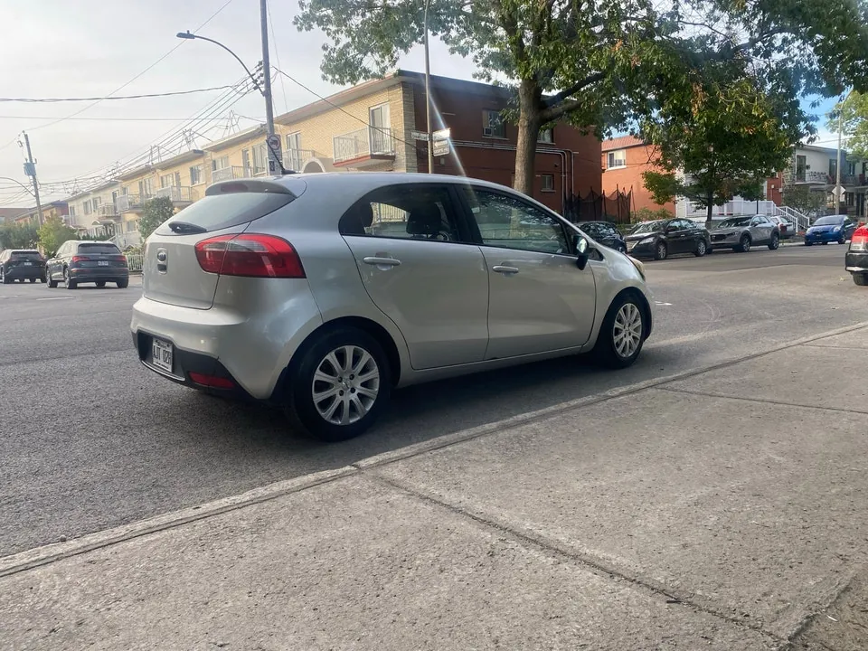 Kia Rio 2012 photo 2