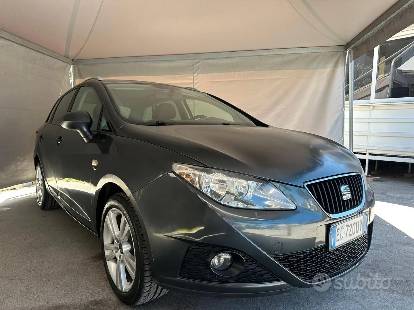 Seat Ibiza 2011 photo 3