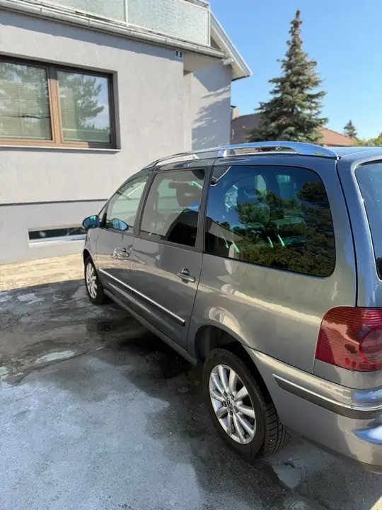 Volkswagen Sharan 2009 photo 3