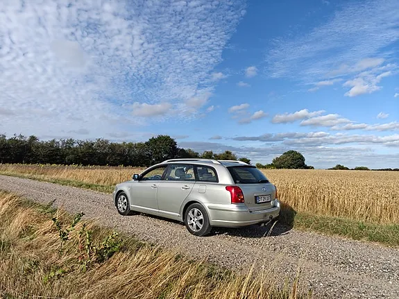 Toyota Avensis 2005 photo 4
