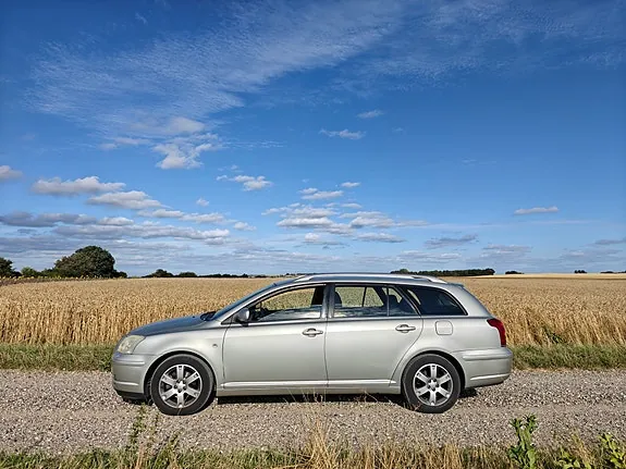 Toyota Avensis 2005 photo 3